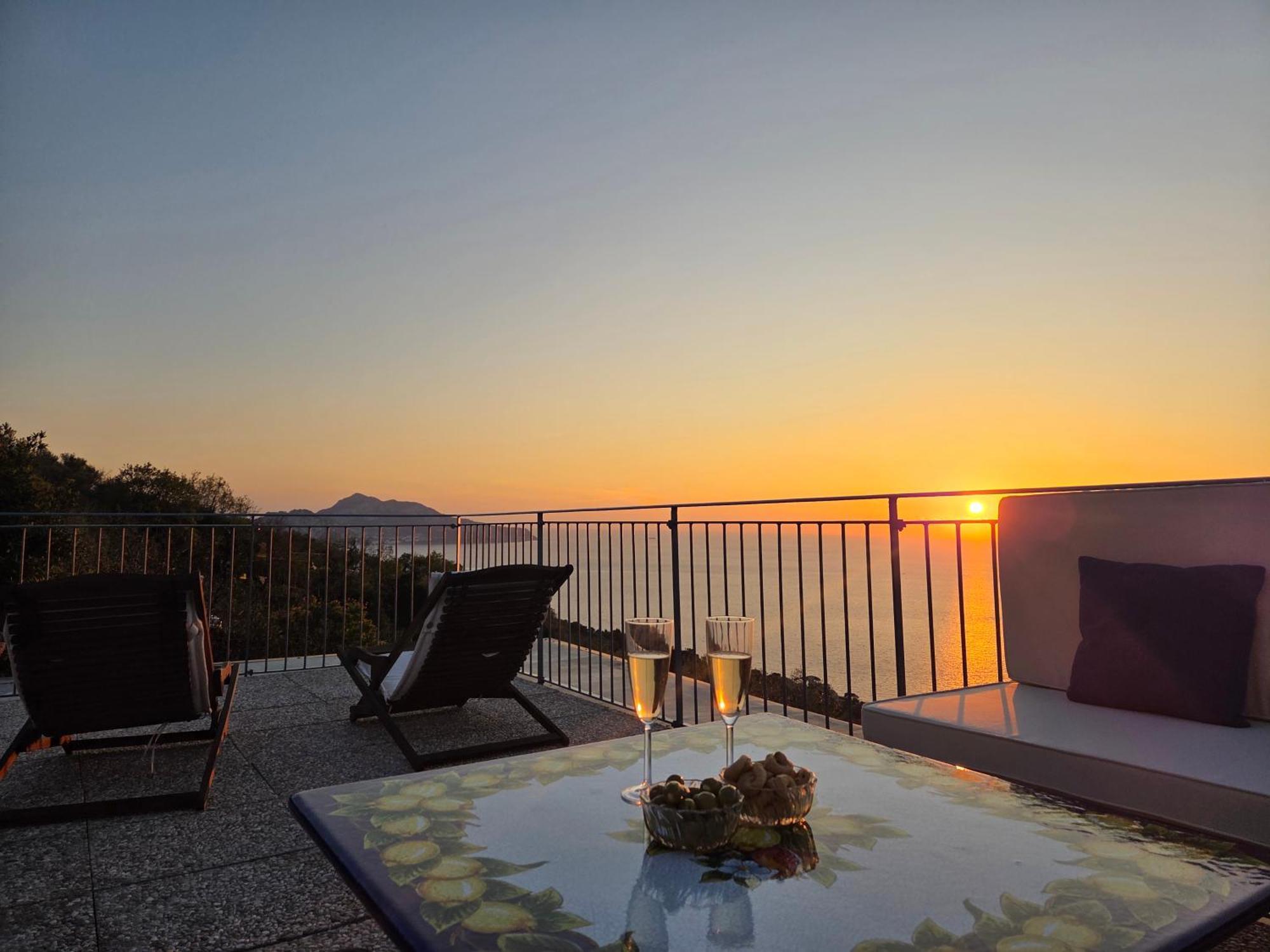 Sun & Relax, Relaxing Location With Seaview Villa Massa Lubrense Eksteriør bilde